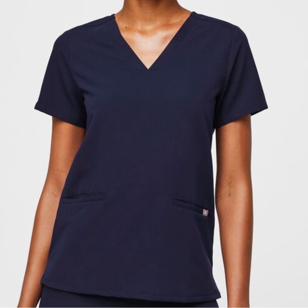 Figs Casma 3 Pocket Top